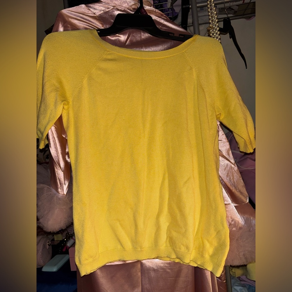 Joseph A Vibrant Yellow Knit Top